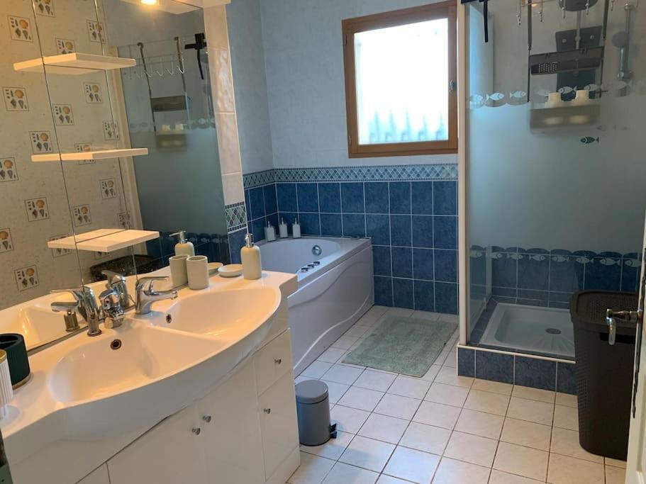 Gite 3 Etoiles Les Gourlines Avec Balneo, Veranda, Piscine Et Garage Avermes Eksteriør bilde